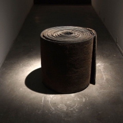 B21，Kil，rubber and nails，65x65x65cm，1996